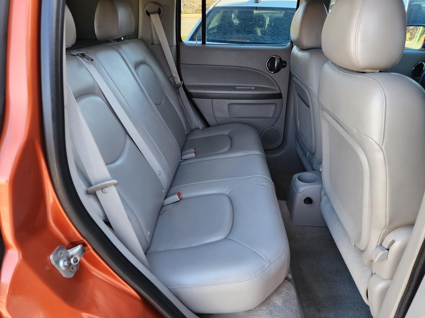 2008 SUNSET ORANGE Chevrolet HHR LT (3GNDA53P58S) with an 2.4L L4 DOHC 16V engine, AUTO transmission, located at 2660 S.Garland Avenue, Garland, TX, 75041, (469) 298-3118, 32.885551, -96.655602 - Photo#17